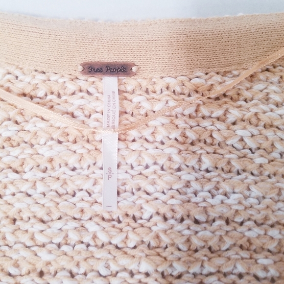 🌸‎ NEW Free People | Peach Knit VNeck Sweater , small - Picture 5 of 11